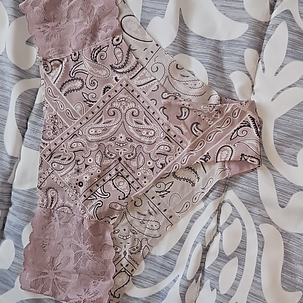 PiNK - Picture 6 of 9
